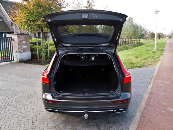 Volvo V60 T6 Recharge AWD 250 kW image number 32