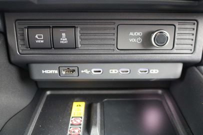 Car image 35