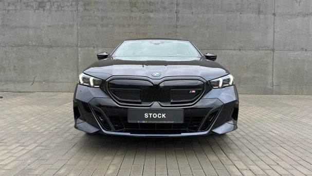 BMW i5 M60 xDrive 440 kW image number 3