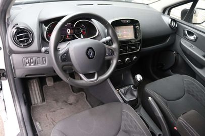 Car image 30