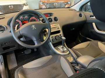 Car image 10