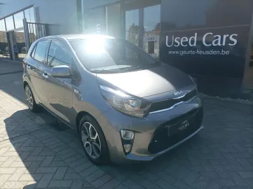 Car image 2