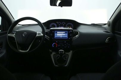 Car image 21