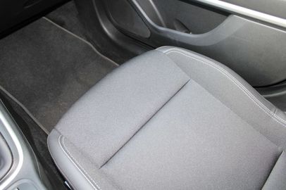 Car image 37