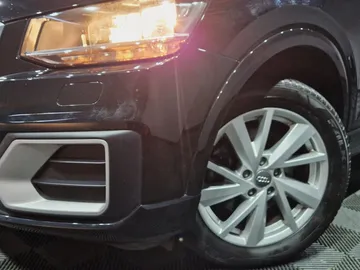 Car image 24