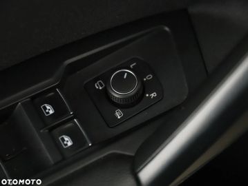 Car image 38