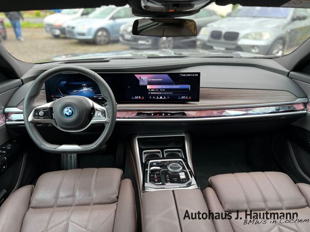 BMW i7 xDrive60 400 kW image number 15