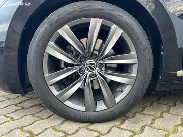 Car image 29
