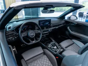 Car image 40