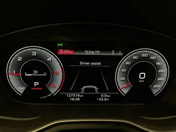 Car image 32