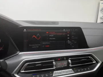 Car image 34