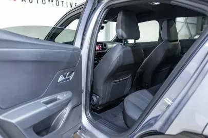 Car image 37