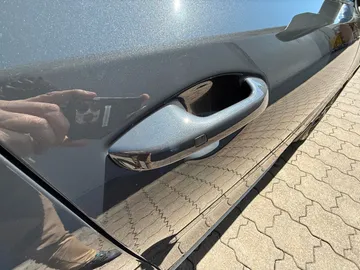Car image 34
