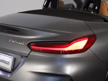 Car image 18