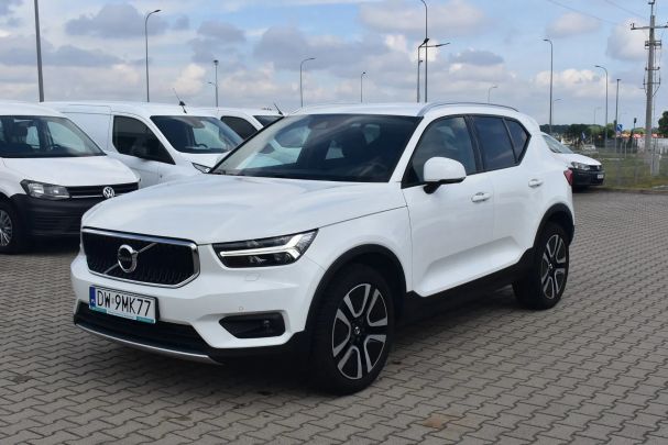 Volvo XC40 T3 Momentum 120 kW image number 1