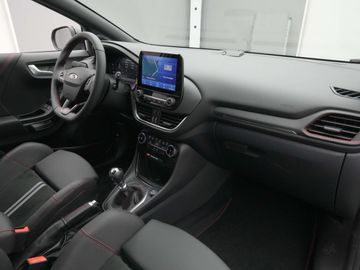 Car image 32