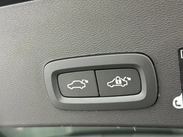 Car image 35