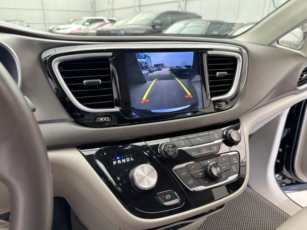 Chrysler Pacifica 214 kW image number 10