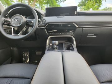 Car image 13