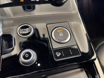 Car image 43