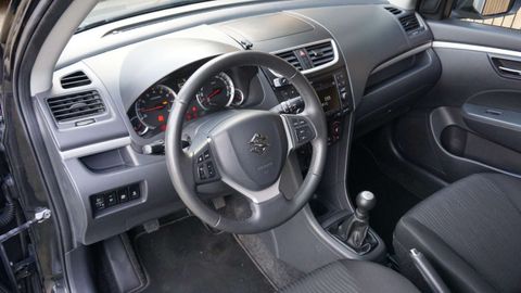 Car image 8