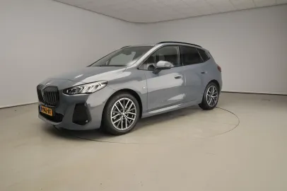 Car image 40