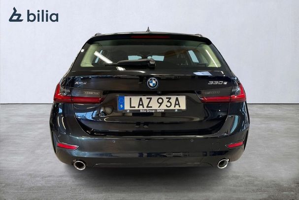 BMW 330e Touring M Sport xDrive 216 kW image number 2