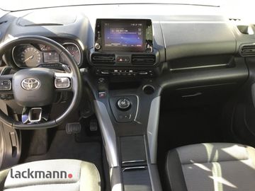 Car image 12