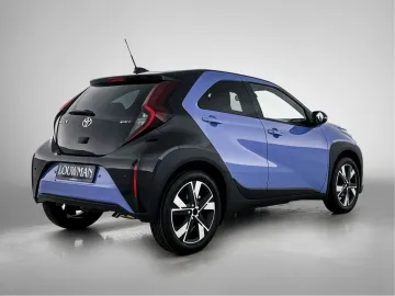 Car image 2