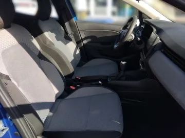 Car image 25