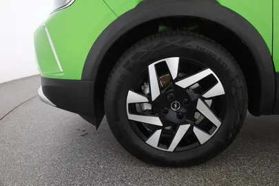 Car image 29