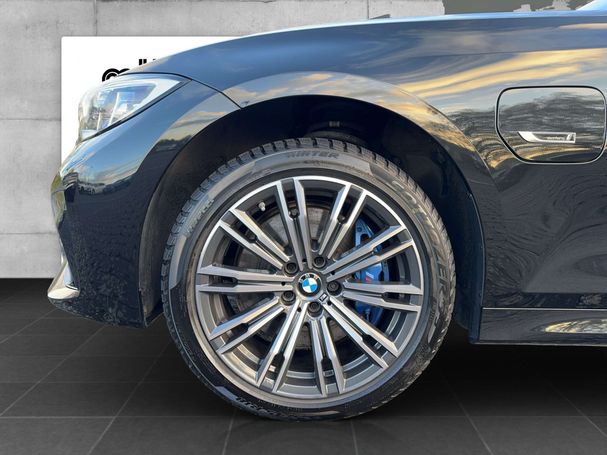 BMW 330 e Touring M Sport xDrive 215 kW image number 7