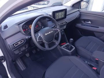 Car image 11