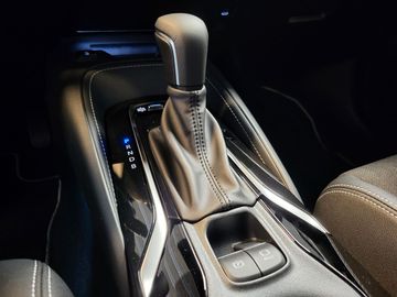 Car image 10