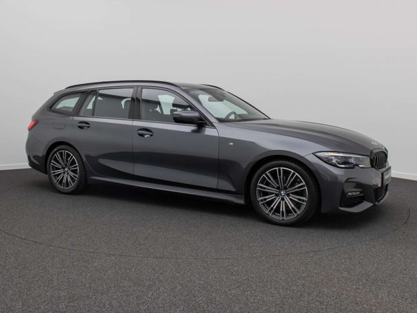 BMW 320d Touring M Sport 140 kW image number 2