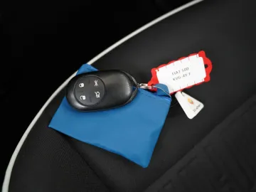 Car image 33