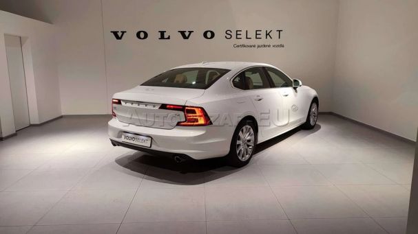 Volvo S90 T4 Momentum T8 140 kW image number 4