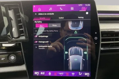 Car image 32