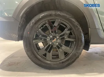 Car image 23