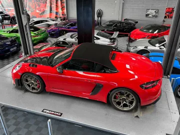 Car image 3