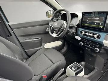 Car image 15