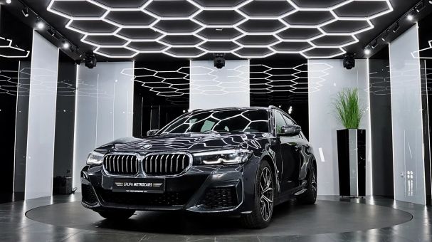 BMW 520d Touring xDrive 140 kW image number 4