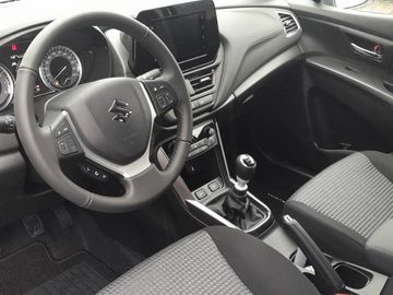 Car image 12