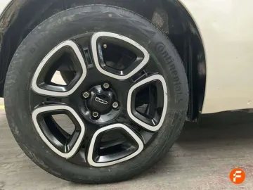 Car image 24