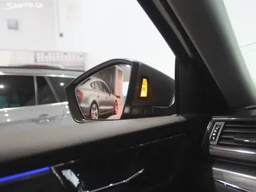 Car image 39