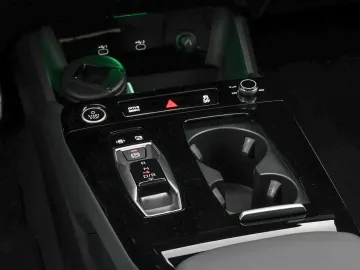 Car image 38