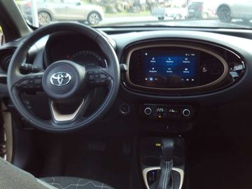 Car image 19