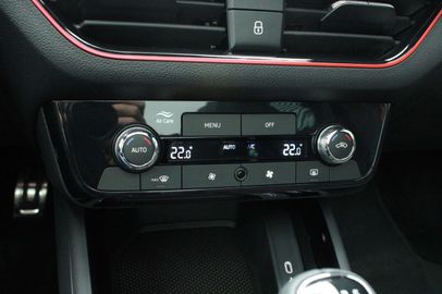 Car image 33