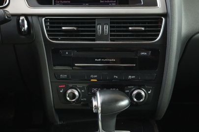 Car image 37