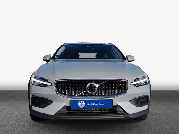 Volvo V60 Cross Country AWD B4 145 kW image number 2